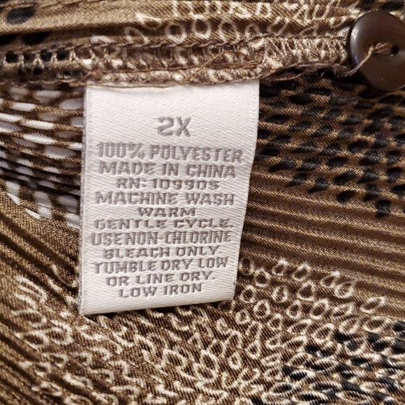 DRESSBARN Woman Button-Down Top - Picture 6 of 6